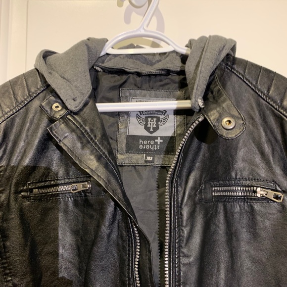 Boys cool jacket 😎 - Picture 5 of 8